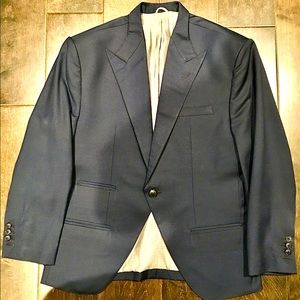 Designer PEAK LAPEL Navy Blue Suit (42S)